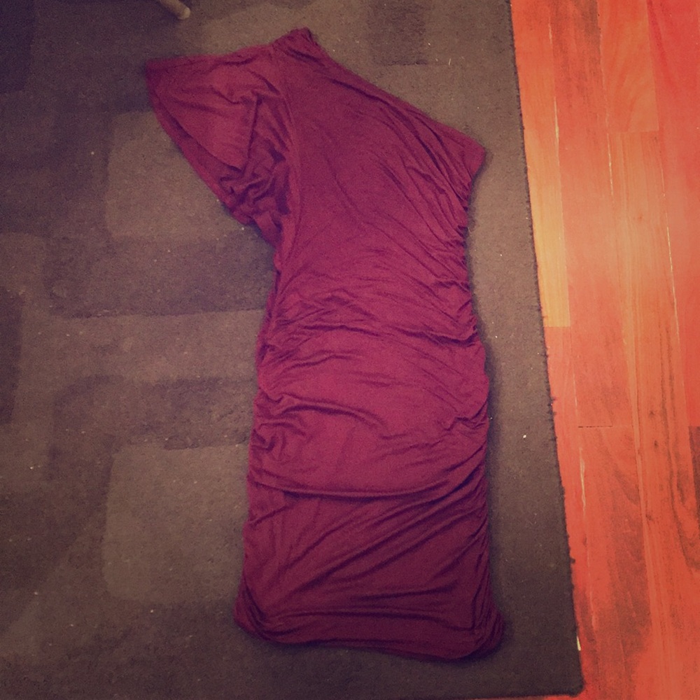 Deep red one-shouldered gno dress